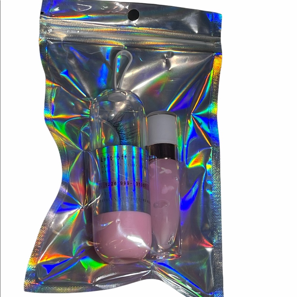 Light pink hydrating lip gloss - Picture 4 of 4
